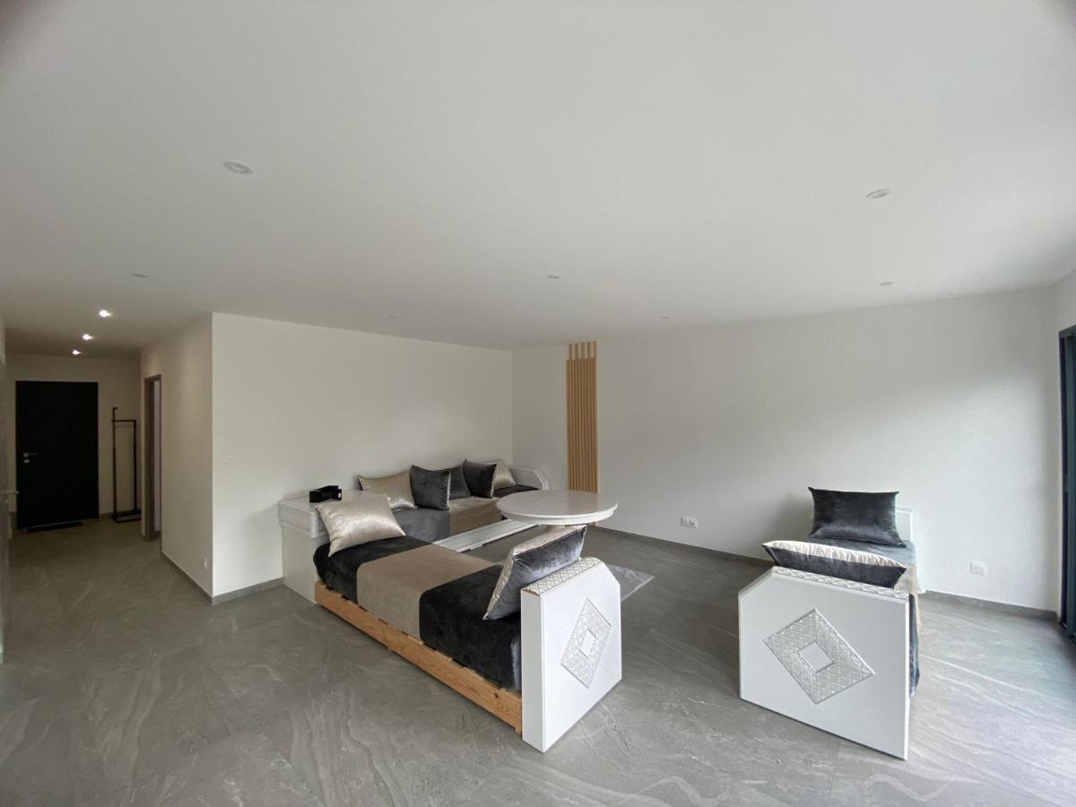 Maison Moderne อิส-ซัวร์-ทิล ภายนอก รูปภาพ